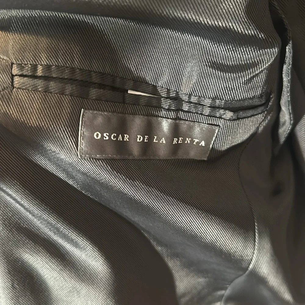 Oscar de la Renta used excellent